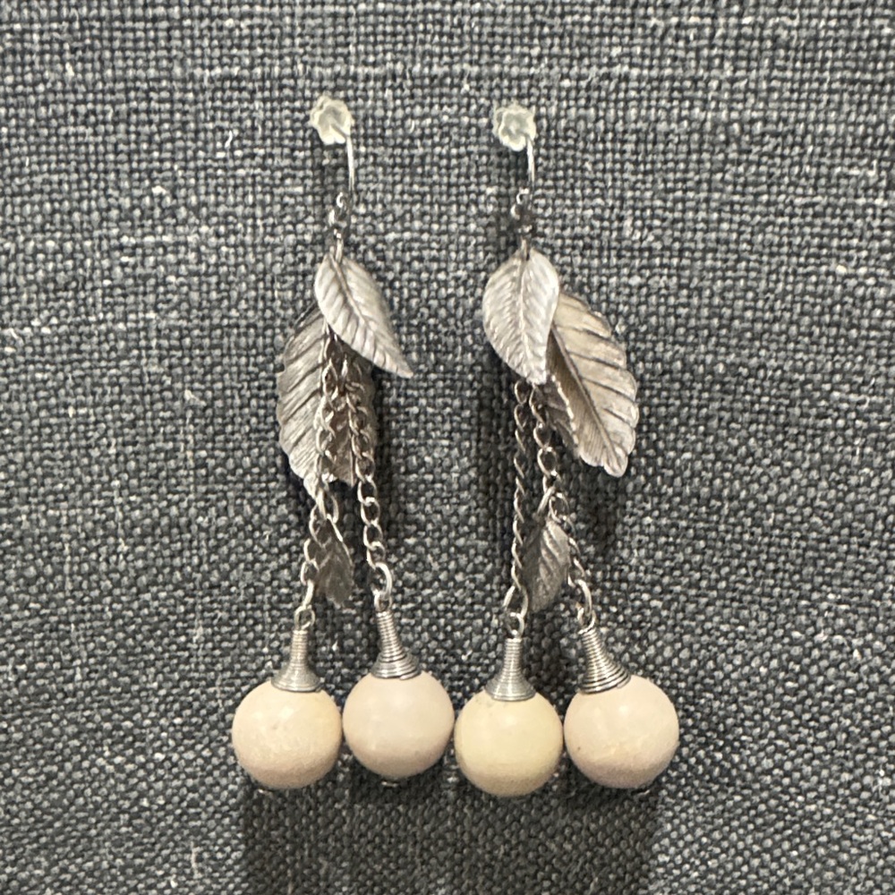 Elegant Silver‎ tone Leaf Drop dangle Earrings